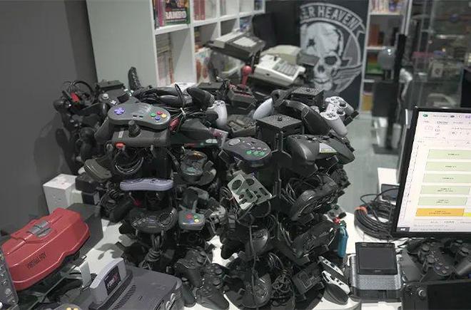 他把444台游戏机连在同一台电视上！mg不朽情缘游戏登录入口壕无人性！(图2)