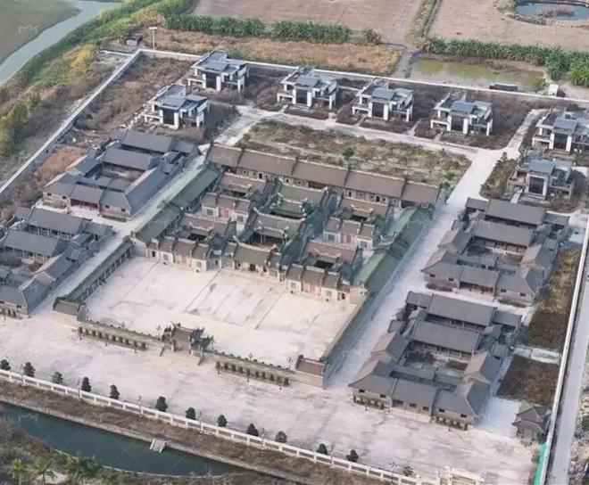 LYSEA落户淮海中路汕头过亿违建豪宅被拆除不朽情缘登录哈佛演讲女生引发争议K11 E(图30)